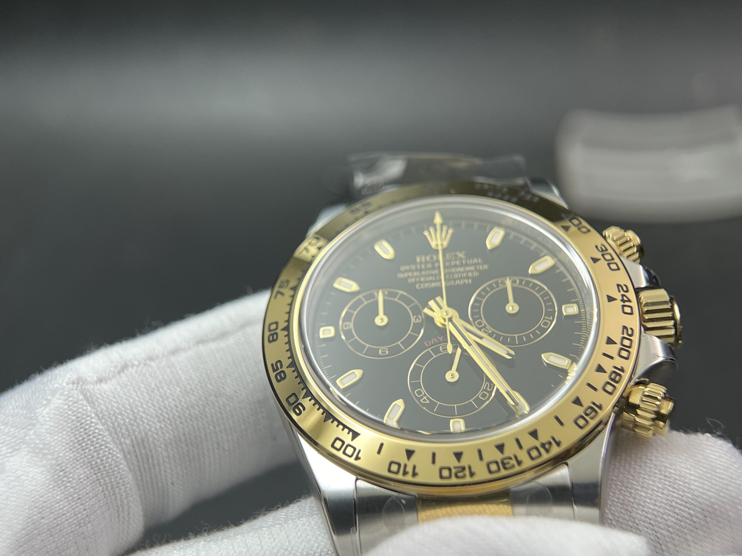 Daytona 116503 Clean 1:1 Best Edition Black Dial on YG/SS Bracelet SA4130 V3 - Image 8