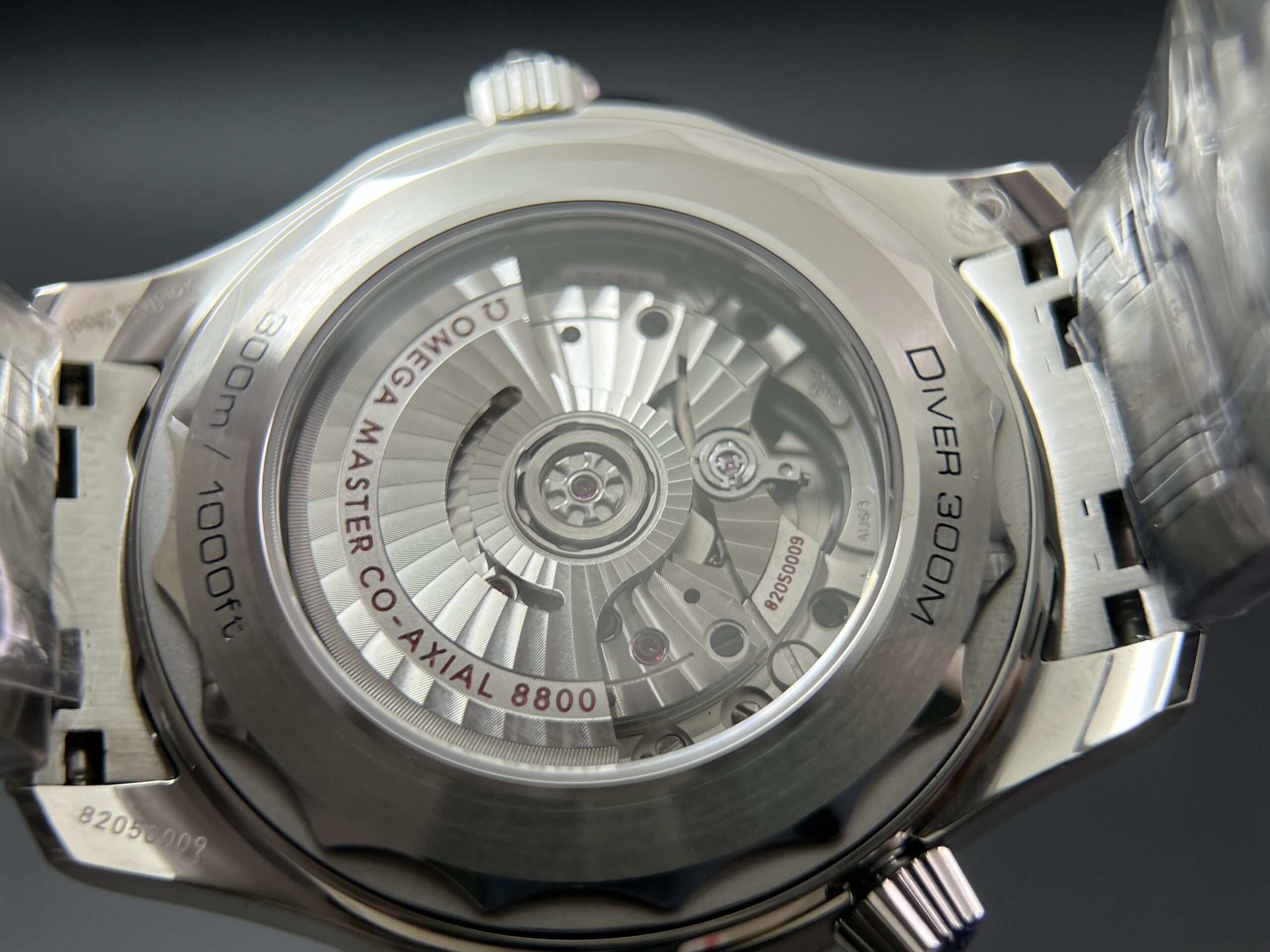 Seamaster Diver 300M VSF 1:1 Best Edition Blue Ceramic Blue Dial on SS Bracelet A8800 V2 (Include blue strap) - Image 10