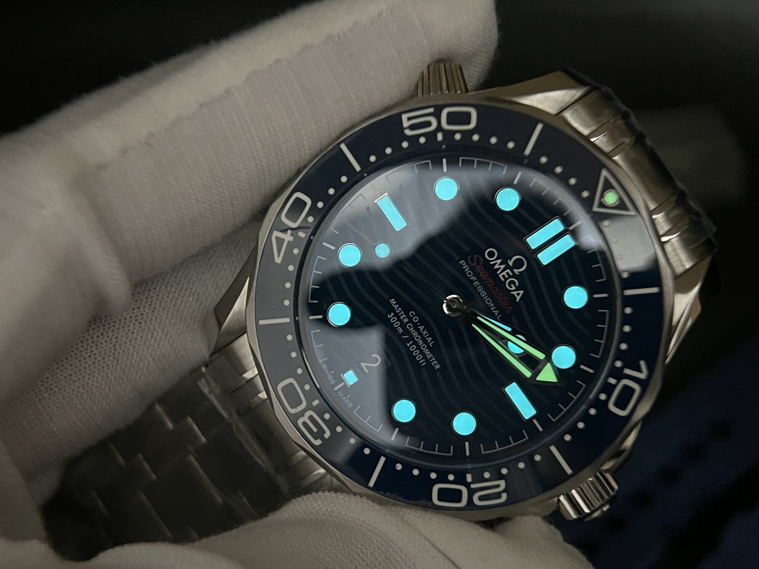 Seamaster Diver 300M VSF 1:1 Best Edition Blue Ceramic Blue Dial on SS Bracelet A8800 V2 (Include blue strap) - Image 15