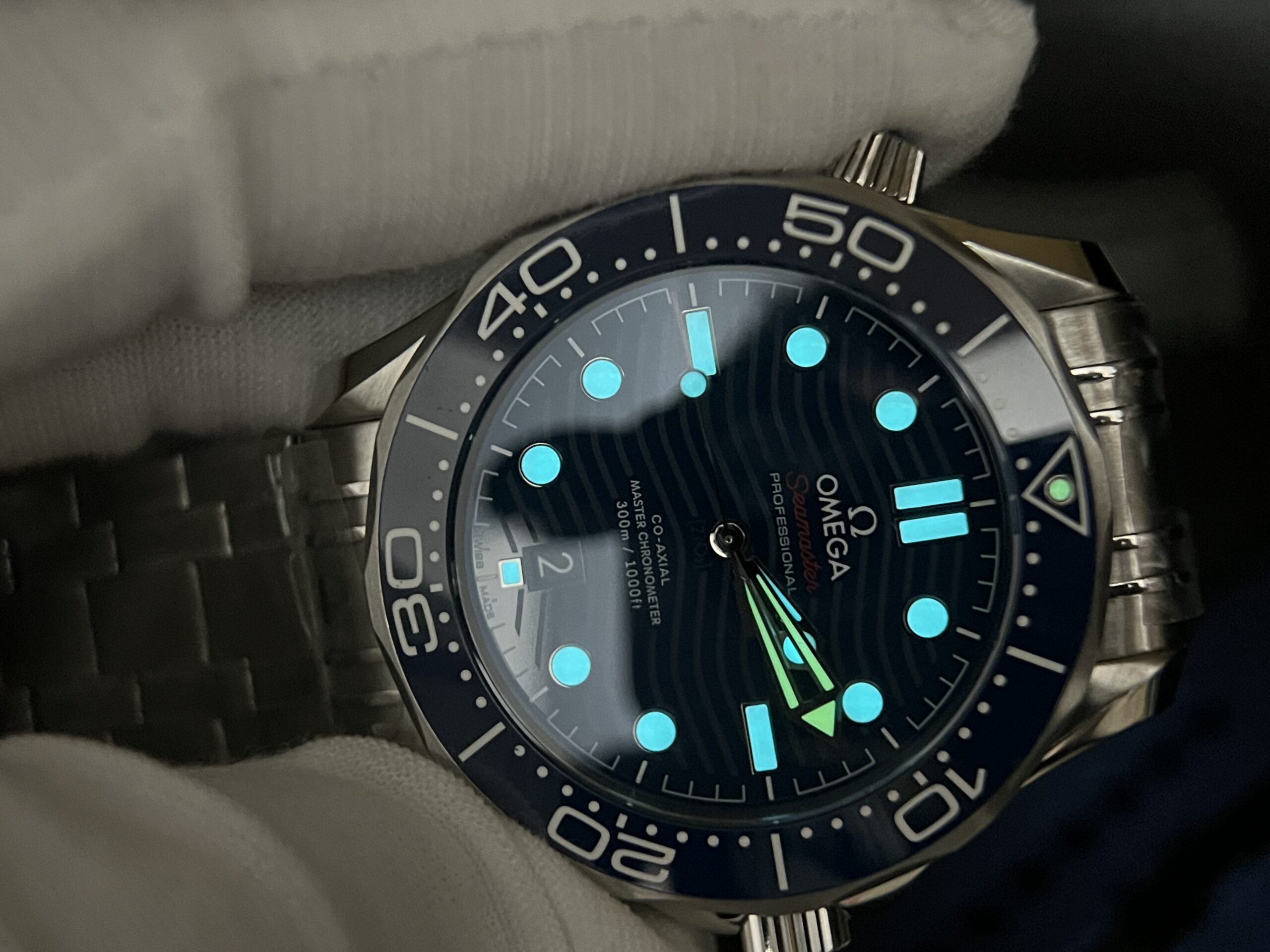 Seamaster Diver 300M VSF 1:1 Best Edition Blue Ceramic Blue Dial on SS Bracelet A8800 V2 (Include blue strap) - Image 16
