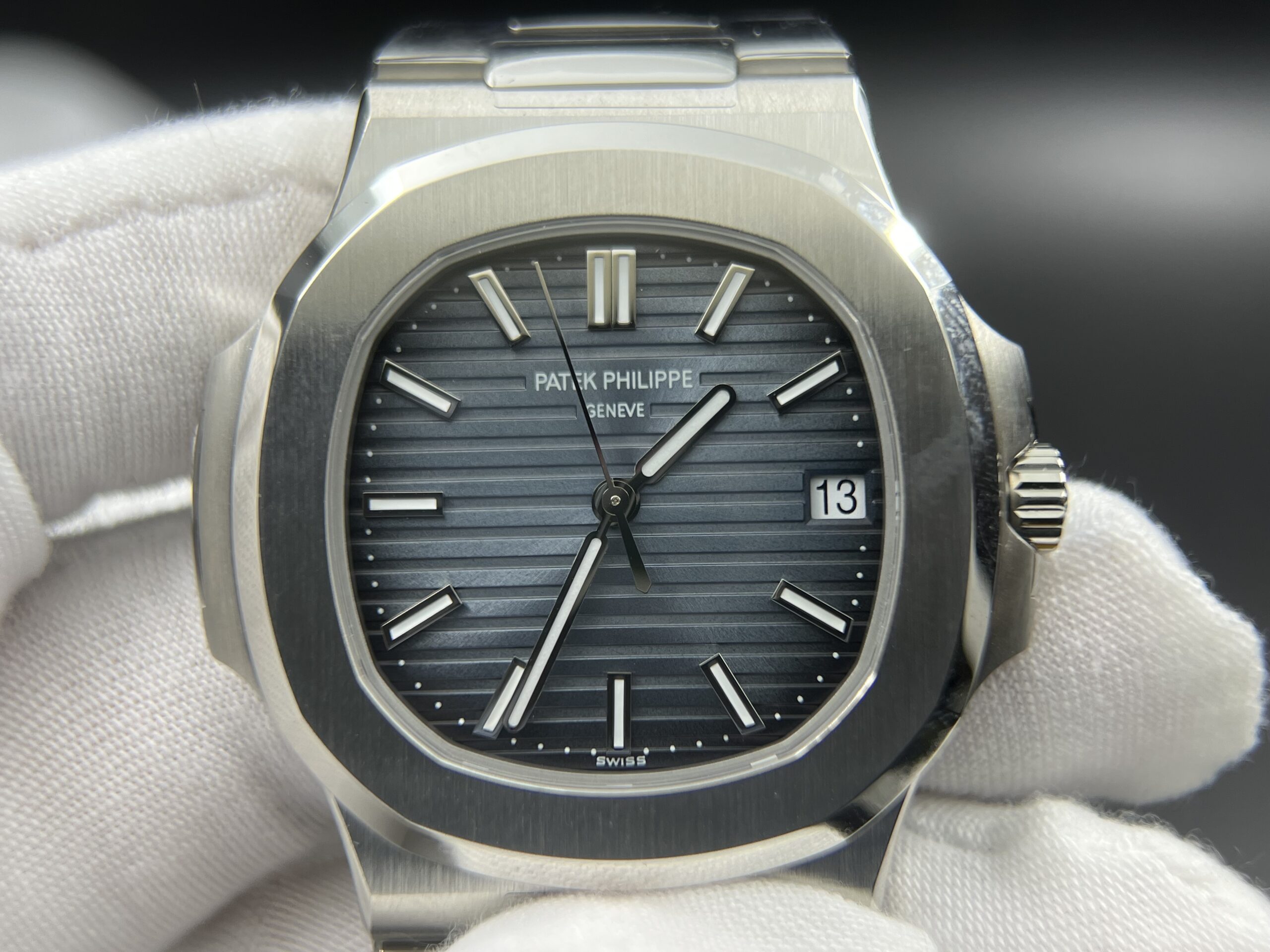 Nautilus 5711/1A 3KF 1:1 Best Edition Blue Textured Dial on SS Bracelet A324 Super Clone V2 - Image 3