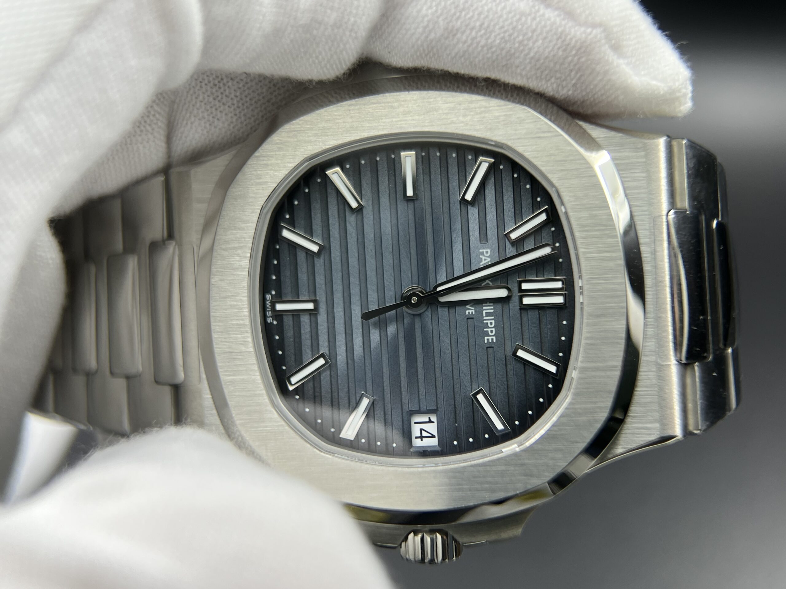 Nautilus 5711/1A 3KF 1:1 Best Edition Blue Textured Dial on SS Bracelet A324 Super Clone V2 - Image 5