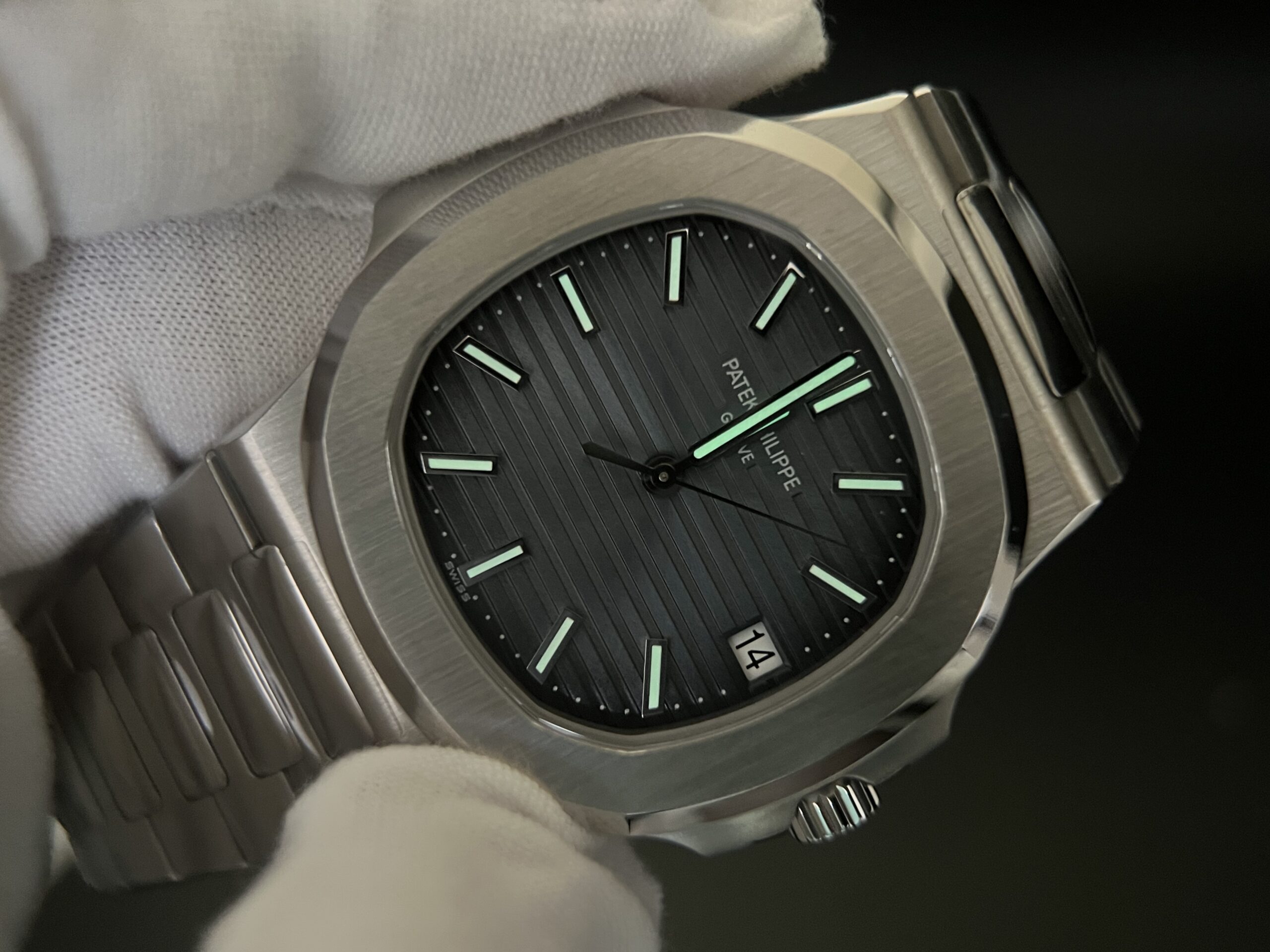 Nautilus 5711/1A 3KF 1:1 Best Edition Blue Textured Dial on SS Bracelet A324 Super Clone V2 - Image 9