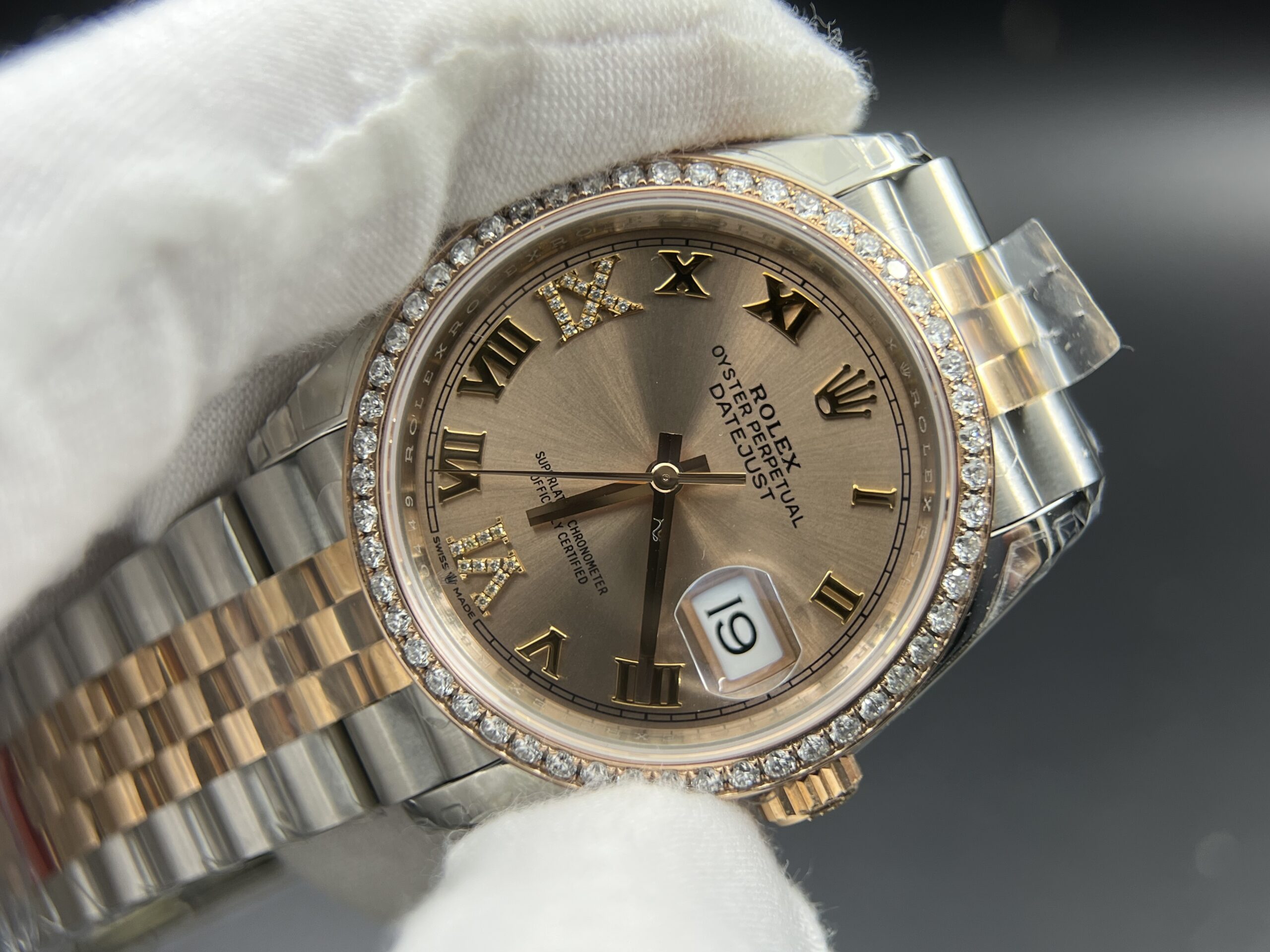 Rolex Datejust 36mm - RG/SS with Diamond (VVS) - Image 4