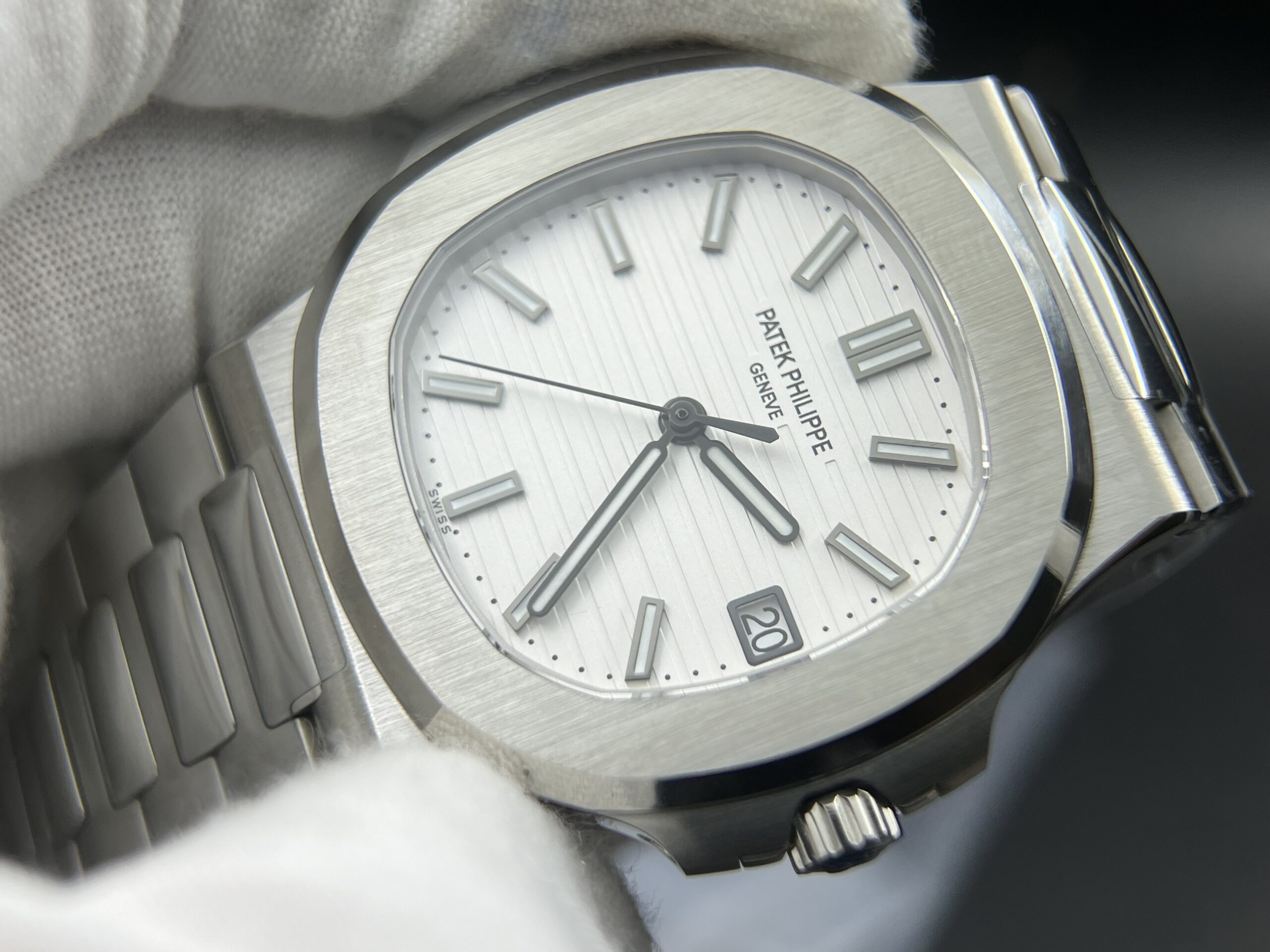 Nautilus 5711/1A 3KF 1:1 Best Edition White Textured Dial on SS Bracelet A324 Super Clone V2 - Image 6