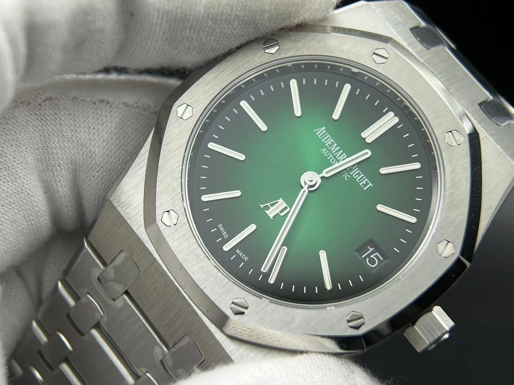 Royal Oak 39mm 16202 "50th Anniversary" SS ZF 1:1 Best Edition Green Textured Dial on SS Bracelet A7121 - Image 3